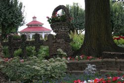 Looking thru the gardens